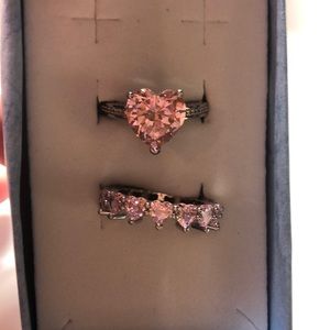 💕💕Lovely heart shaped rings💕💕